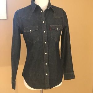 NWT Levi’s Tailored Fit Button Up